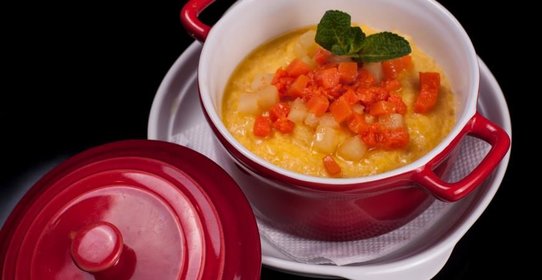 Каша пшенная с тыквой и яблоками