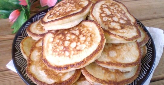 Дрожжевые оладьи на кефире