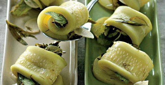 Рулетики из спелых огурцов
