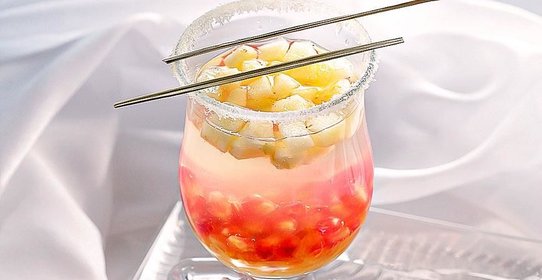 Горячий напиток с гранатом и кардамоном