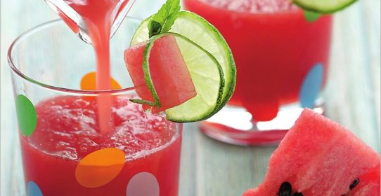 Коктейль из арбуза и лайма