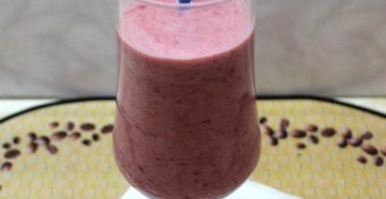 Малиново-банановый смузи