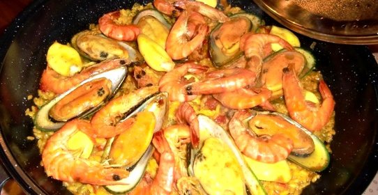 Паэлья в воке