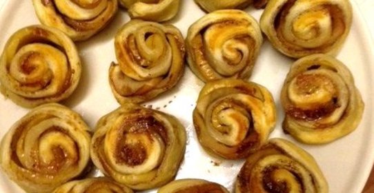 Булочки с корицей и яблоками