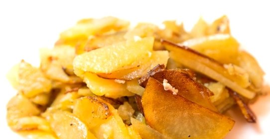 Жареный картофель с чесноком