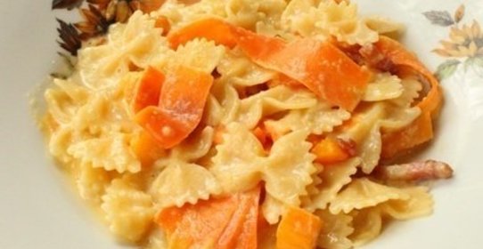 Фарфалле в молочном соусе с тыквой