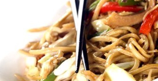 Маринованные овощи с соевым соусом, чесноком и чили