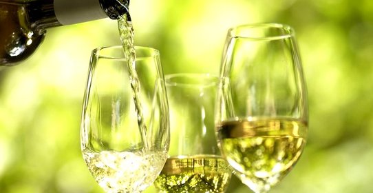 Белое вино полусладкое