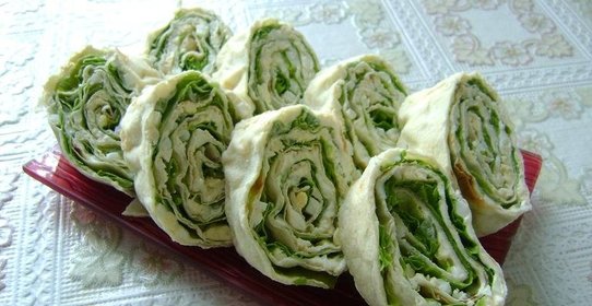 Рулеты с сыром и чесноком