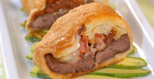 Слойки с говяжьей вырезкой