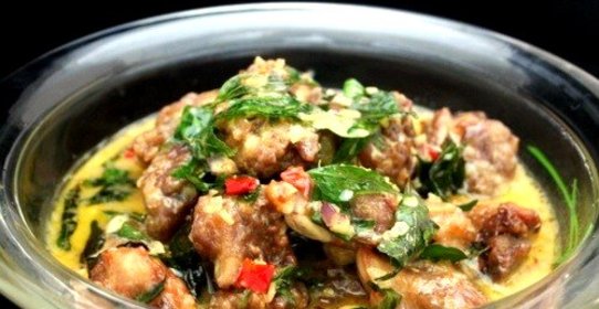 Поджарка из мяса с луком шалот