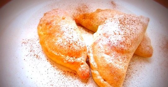 Пирожки из творожного теста с яблоками
