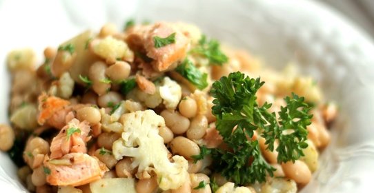 Салат с фасолью и капустой