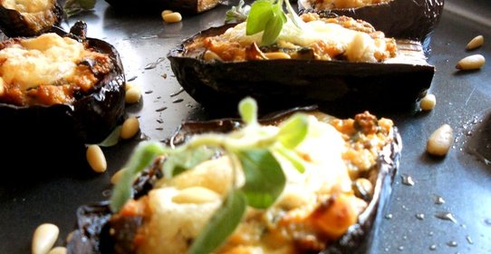 Баклажаны, фаршированные курицей