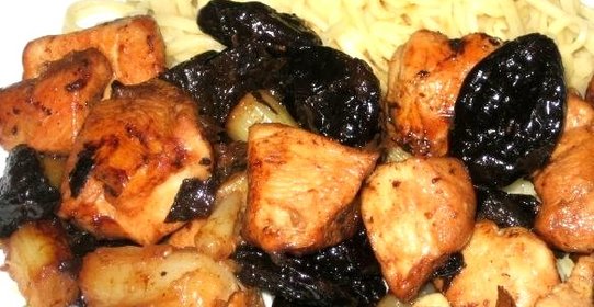 Жареная курица с черносливом