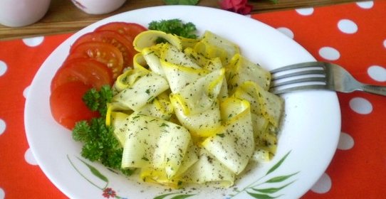 Быстрые маринованные кабачки