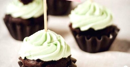 Шоколадные капкейки с мятным кремом
