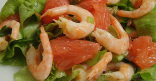 Салат из грейпфрута с креветками