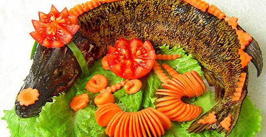 Печёная фаршированная щука