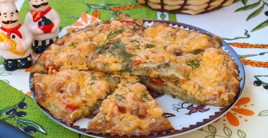 Кабачковая пицца с куриным филе и помидорами