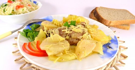 Курица с картофелем в мультиварке