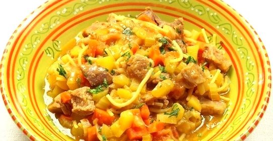 Лапша с говядиной и овощами