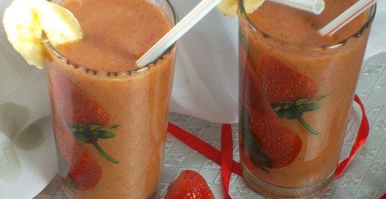 Смузи с бананом и зеленым чаем