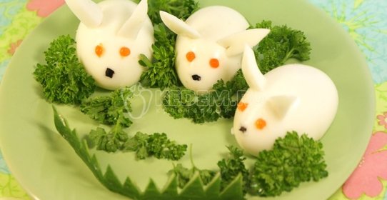 Салат из тертой моркови с капустой кольраби