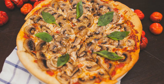 Пицца с грибами и моцареллой: пошаговый рецепт