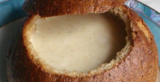 Чесночный суп в хлебе