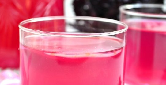 Напиток из базилика с яблоками, мятой и лимоном