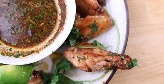 Куриные крылышки с соевым соусом, медом и лаймом