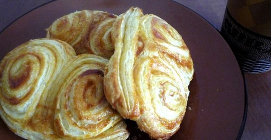 Плюшка сахарная