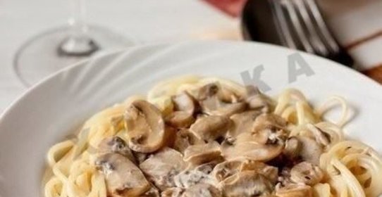 Спагетти с грибами в сливочном соусе