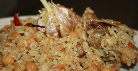 Плов с говядиной, курицей и нутом в мультиварке