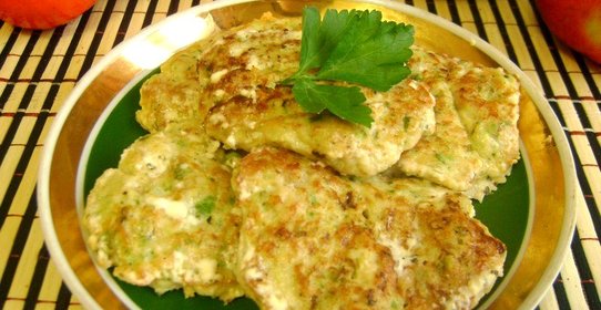 Мясные оладьи с кабачками