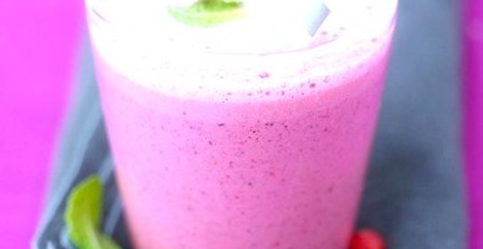 Кефир с черной смородиной