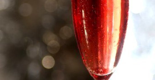 Новогодний гранатовый коктейль с шампанским