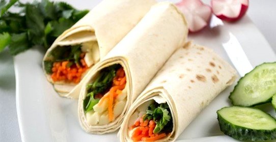 Рулет из лаваша с сыром сулугуни