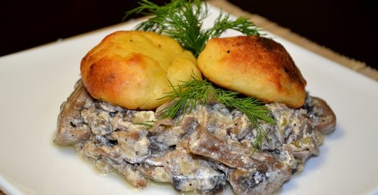 Грибное рагу с картофельными лепешками