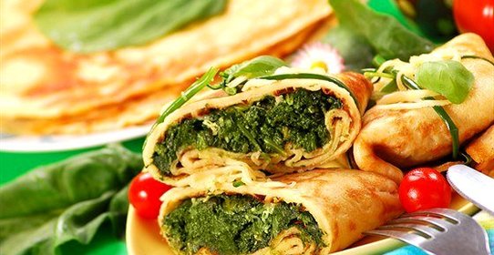 Блинчики со шпинатом и четырьмя сырами