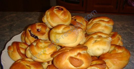 Булочки с джемом Розочки