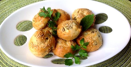 Булочки из дрожжевого теста с сыром