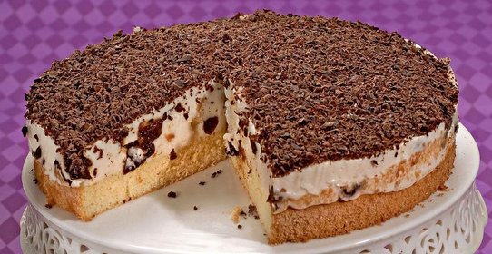 Сметанно-творожный торт с черносливом