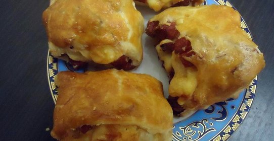 Слоёные булочки с ветчиной и сыром