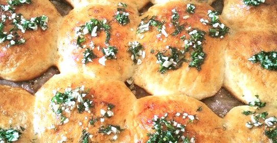 Пампушки с чесночным соусом к борщу