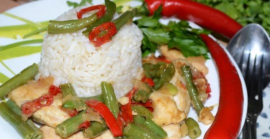 Курица с рисом и фасолью