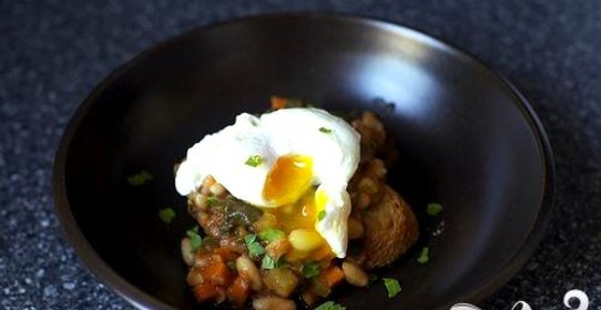 Рагу с фасолью и мангольдом