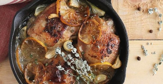 Курица с лимоном, орегано и белым вином
