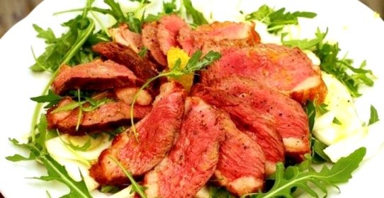 Салат с утиной грудкой